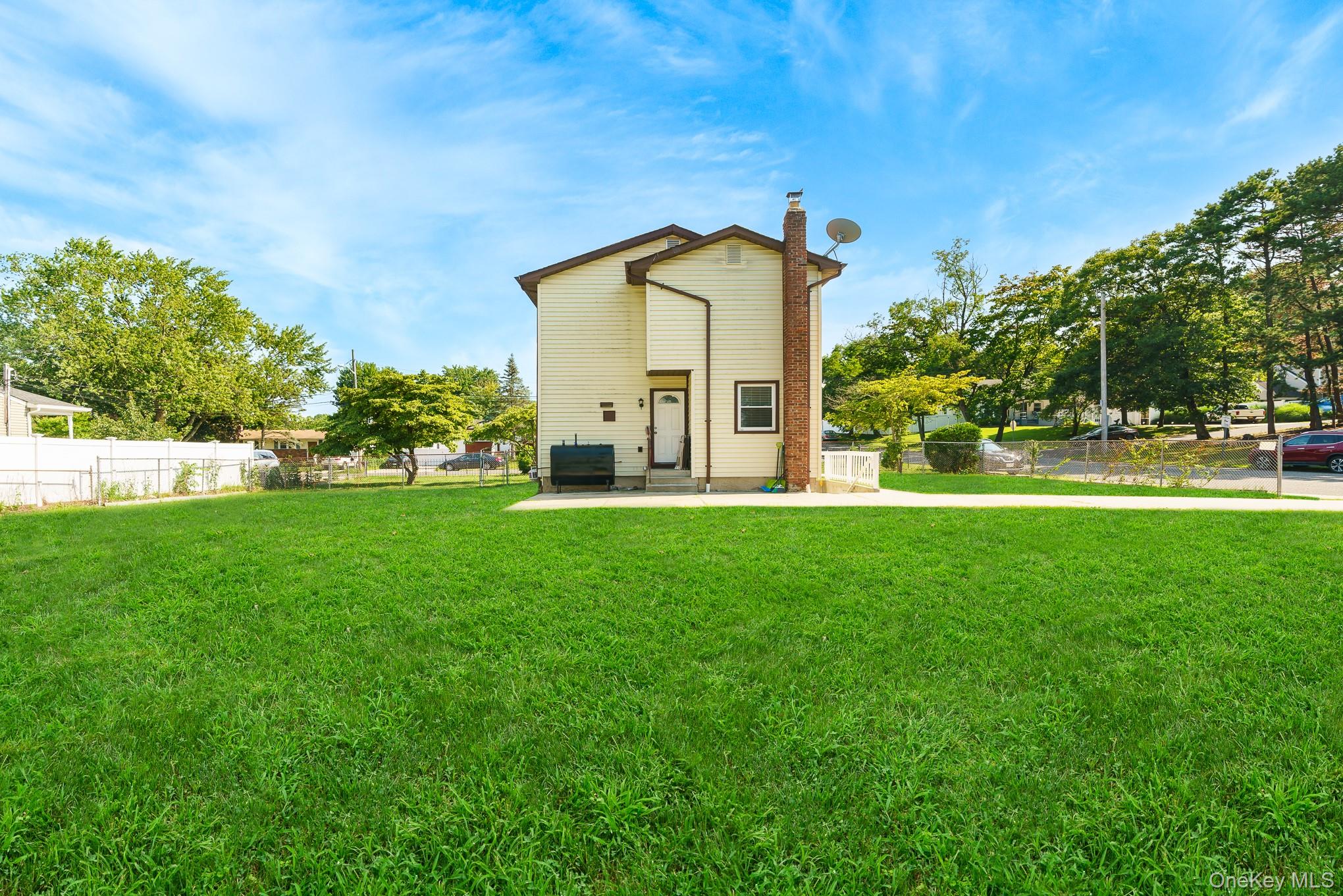 9 Van Cedar Street Property Photo 5