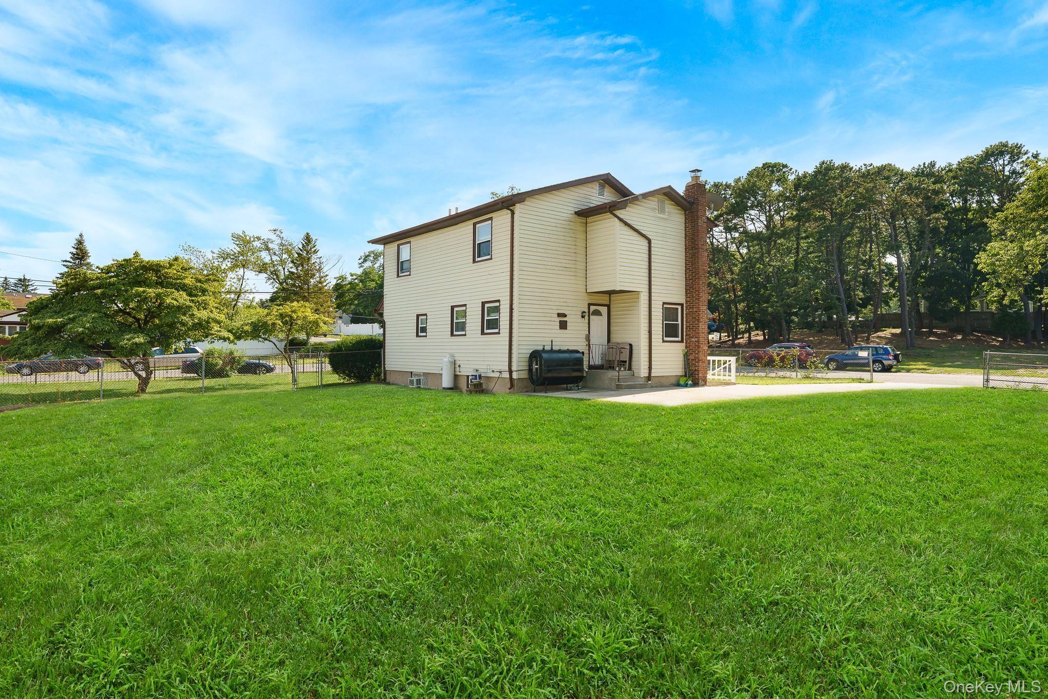 9 Van Cedar Street Property Photo 6