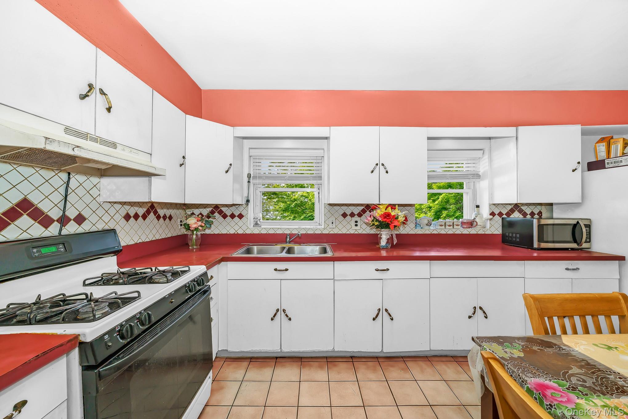 9 Van Cedar Street Property Photo 14