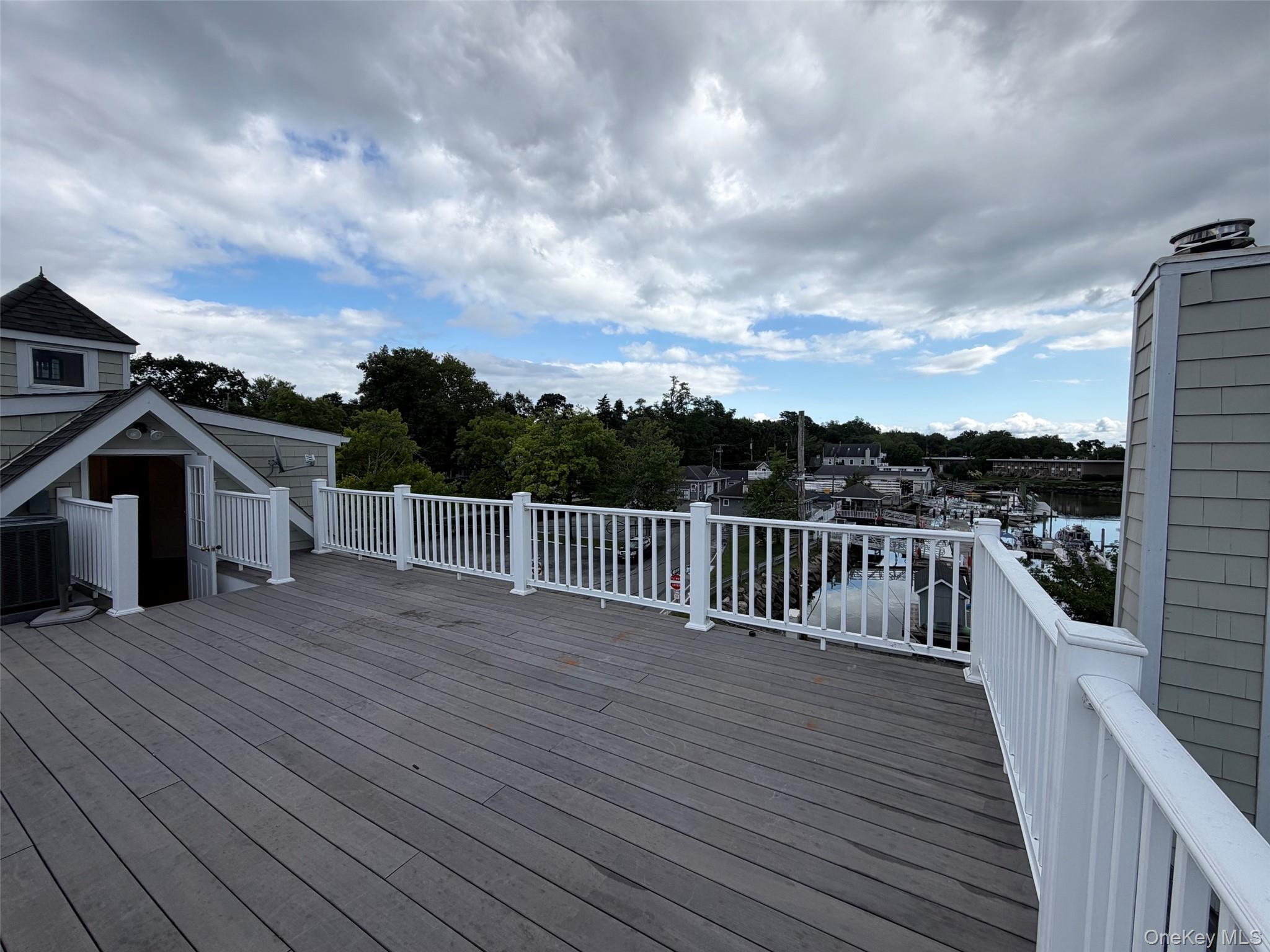3 Hewlett Street Property Photo 3