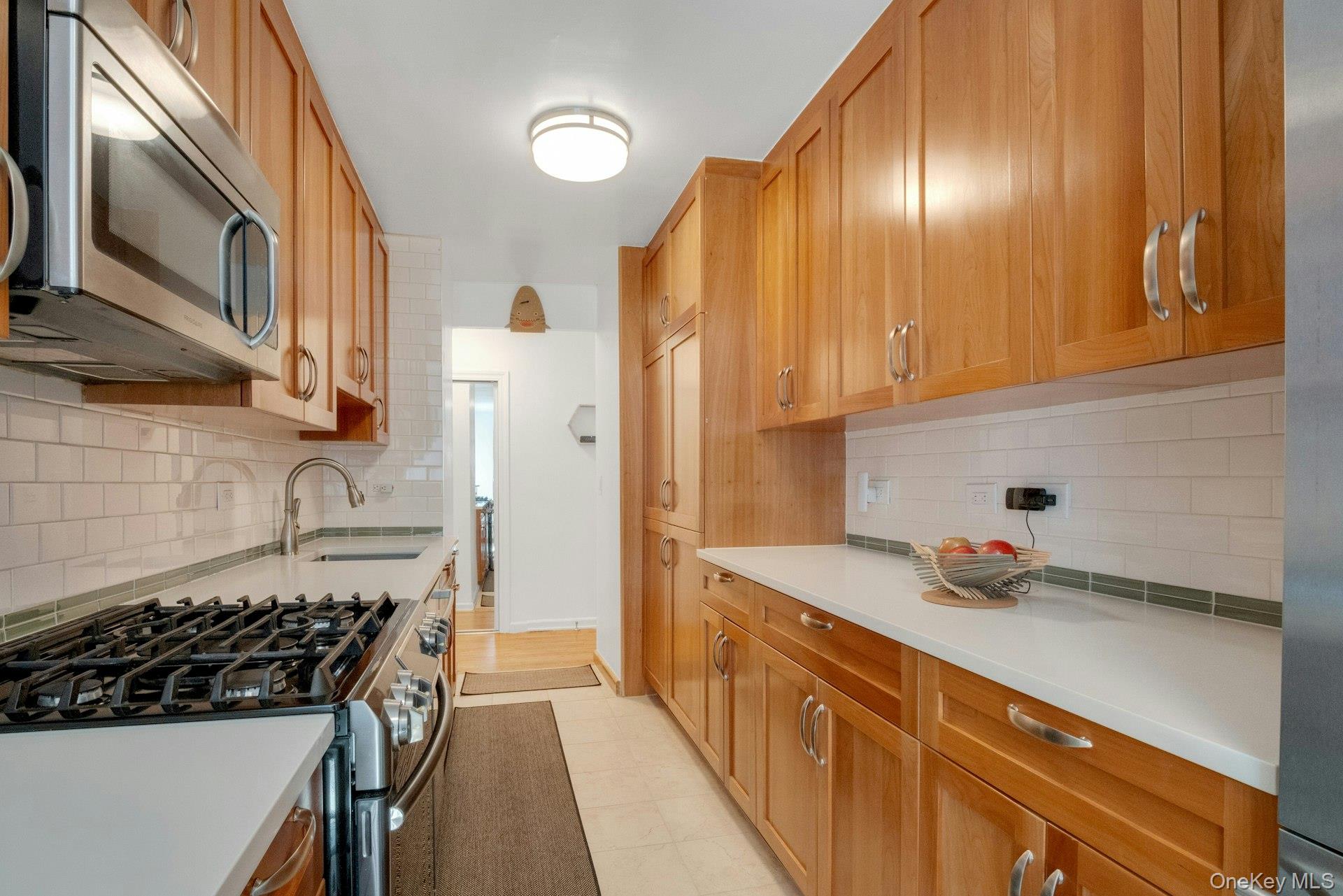445 W 240th Street 6a Property Photo 17
