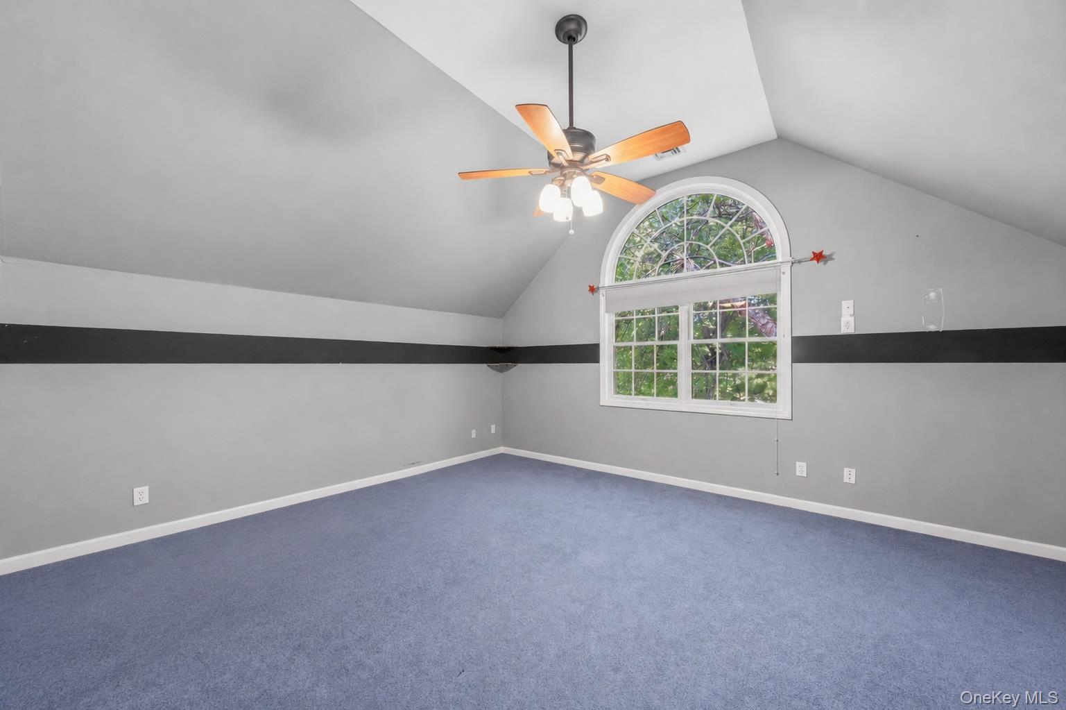 8 Angela Court Property Photo 28