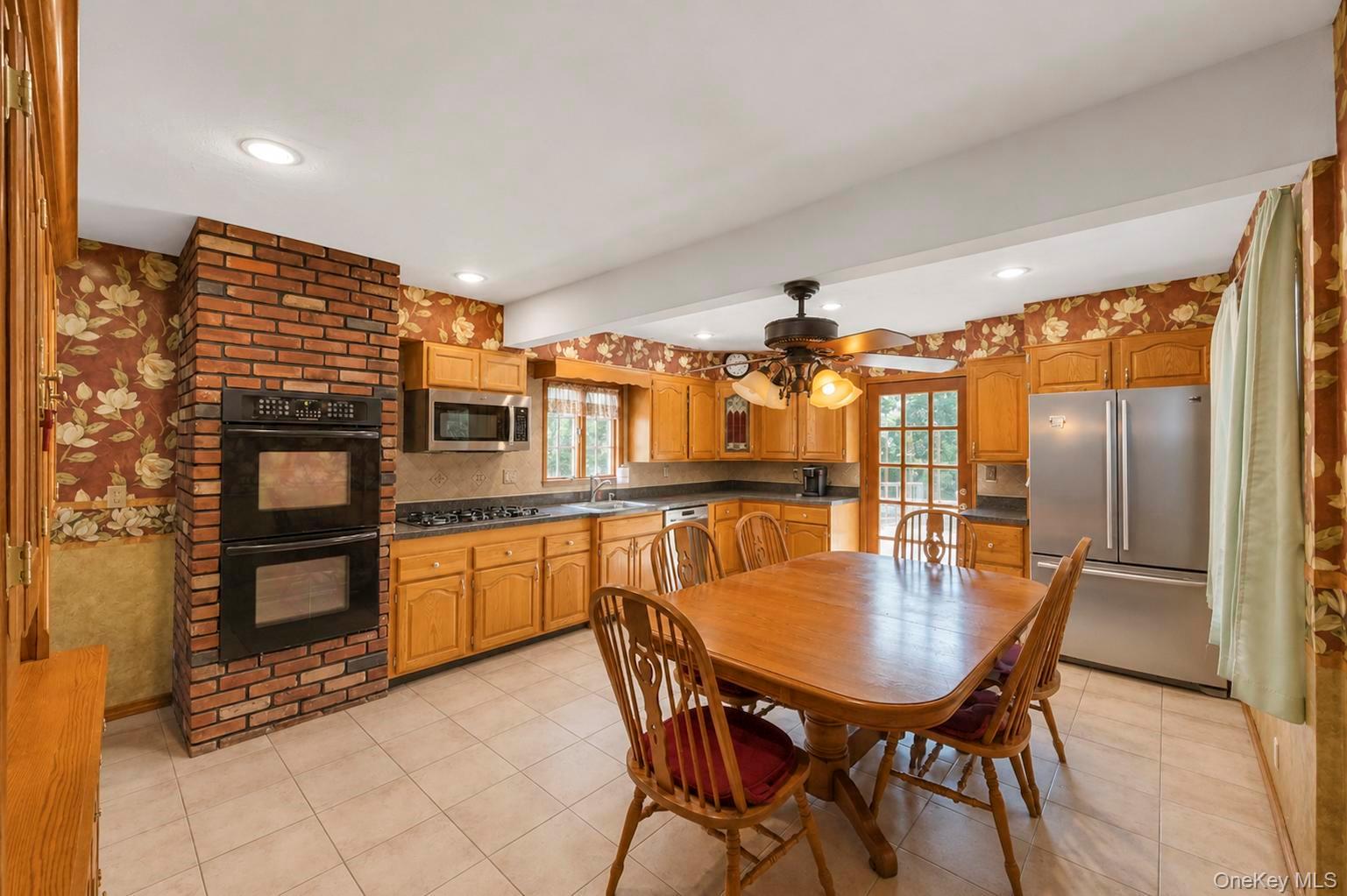7 Edward Avenue Property Photo 5