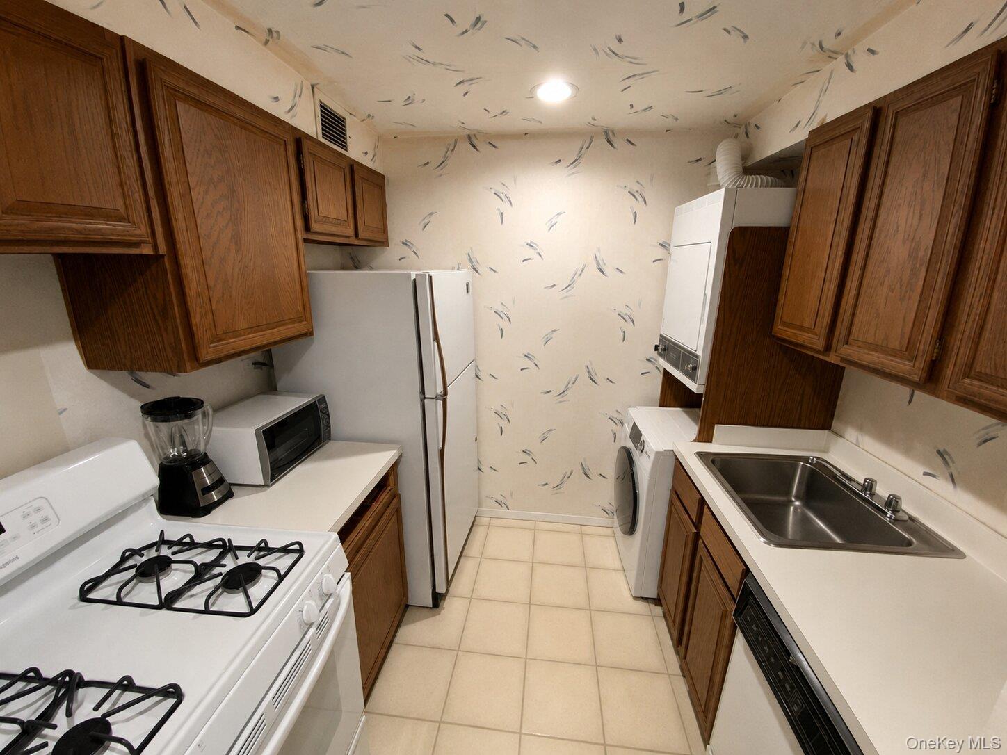 26910 Grand Central Parkway 4m Property Photo 6