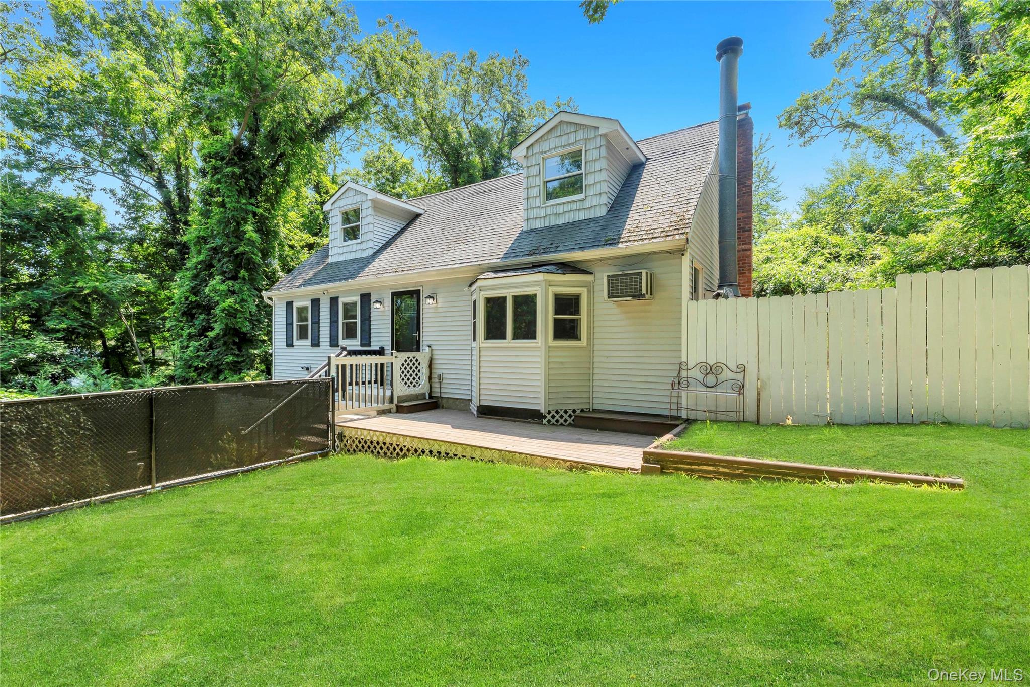14 Seaside Avenue Property Photo 3