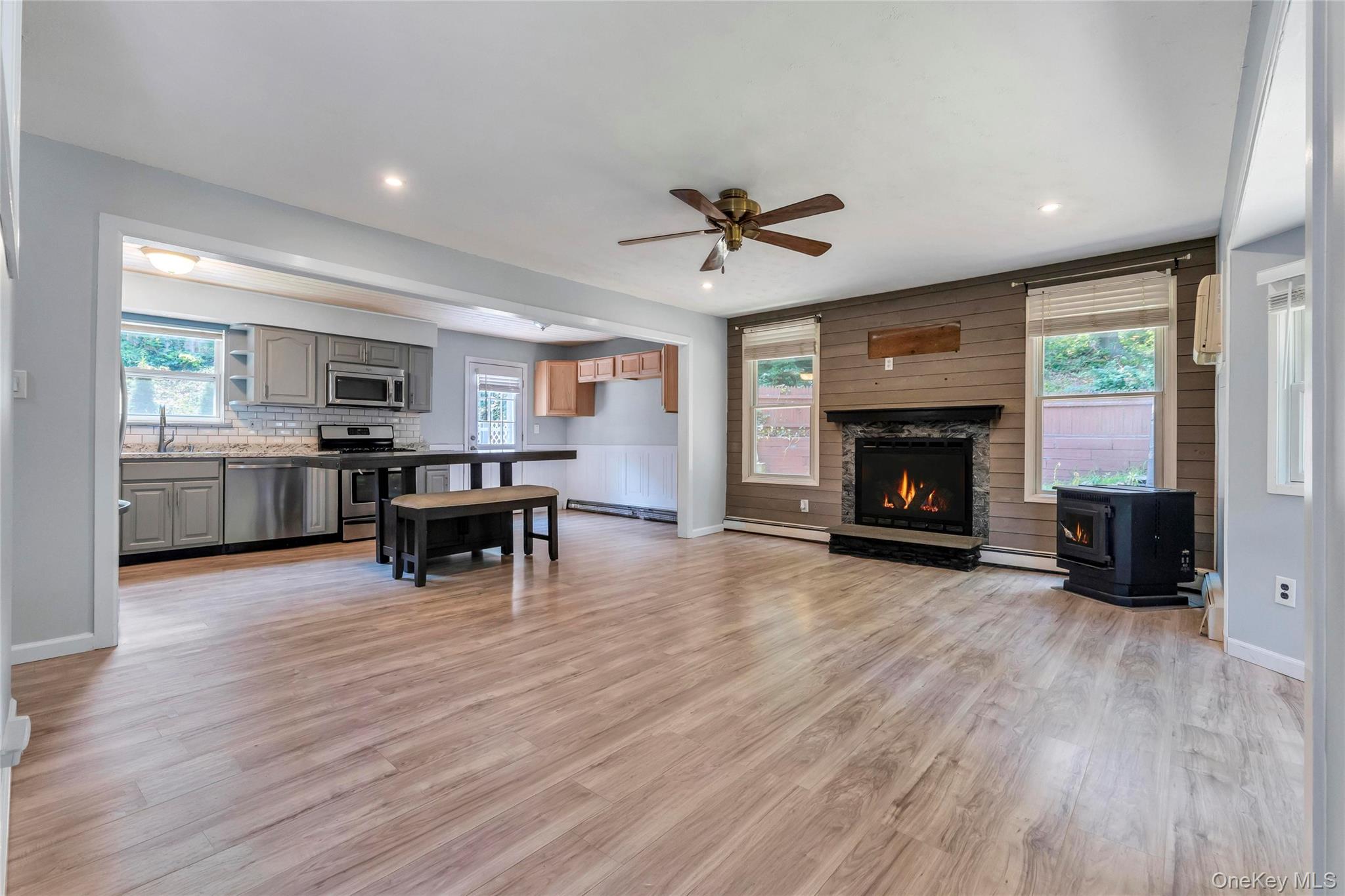 14 Seaside Avenue Property Photo 4