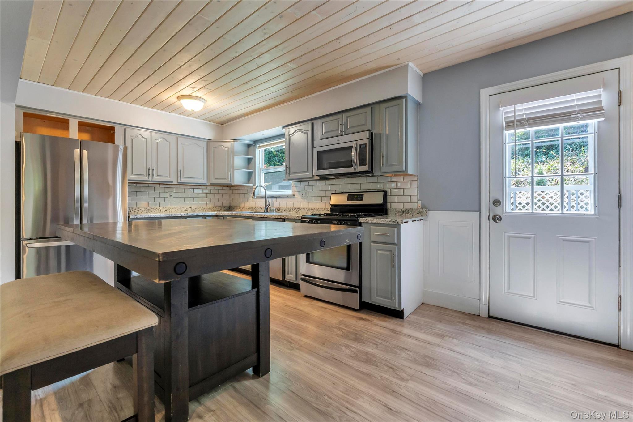 14 Seaside Avenue Property Photo 11
