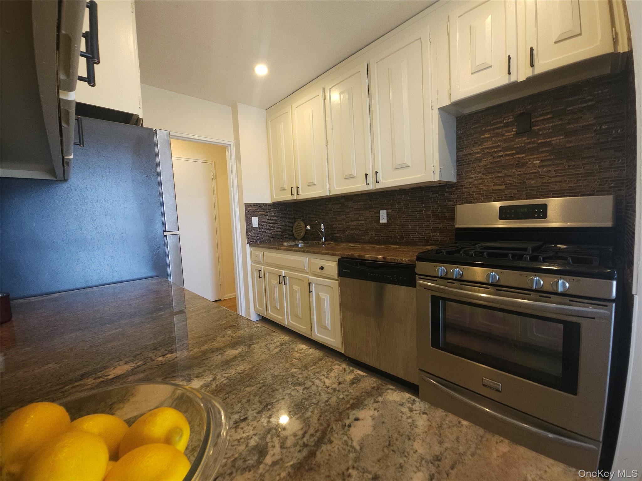 666 Shore #4j Property Photo 2