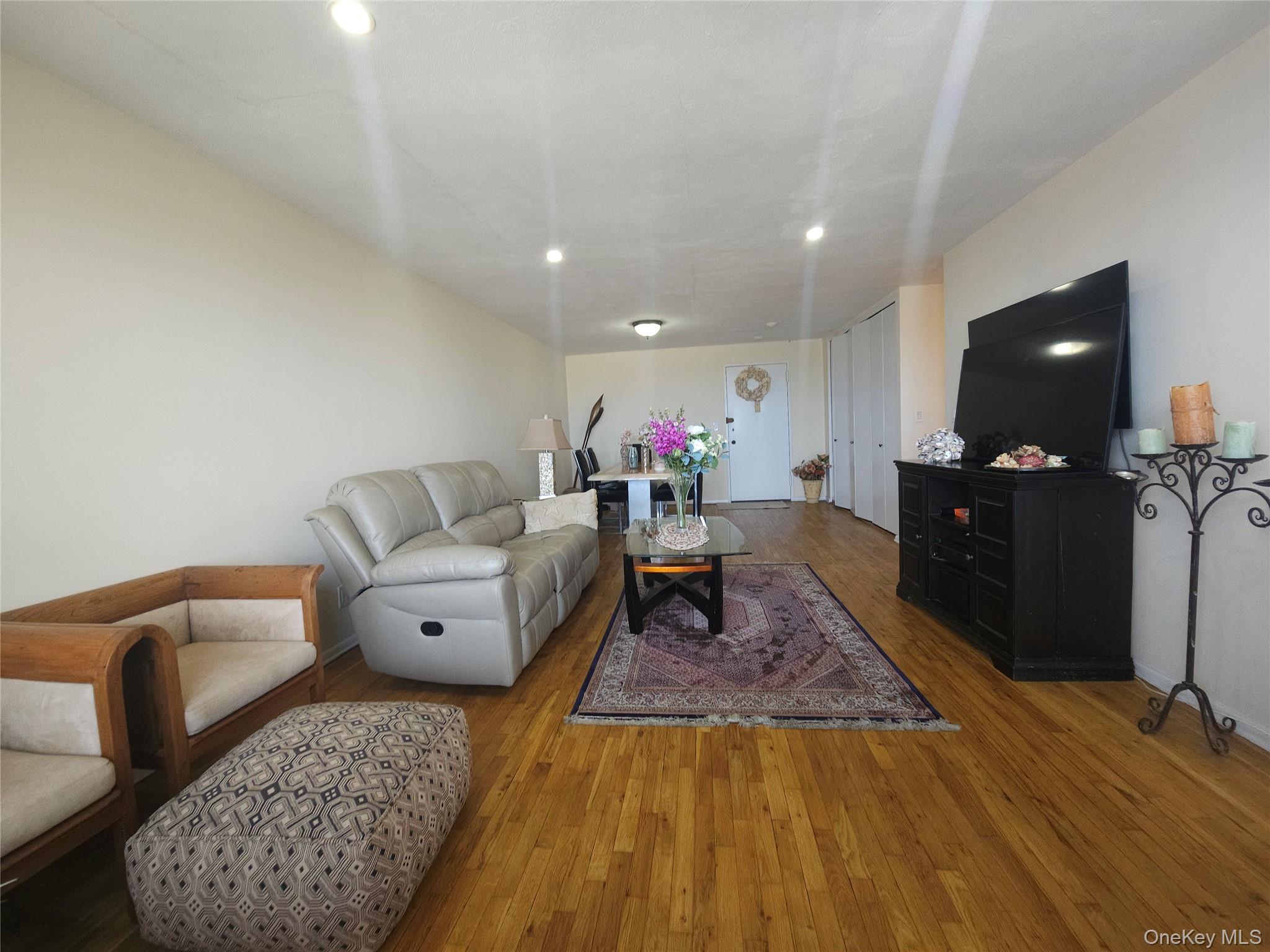 666 Shore #4j Property Photo 5