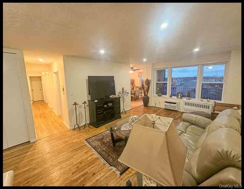 666 Shore #4j Property Photo 9