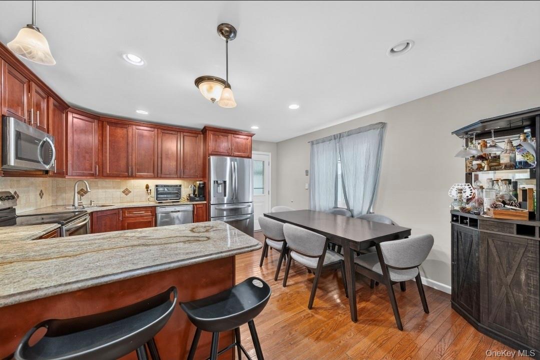 60 Lincoln Avenue Property Photo 12