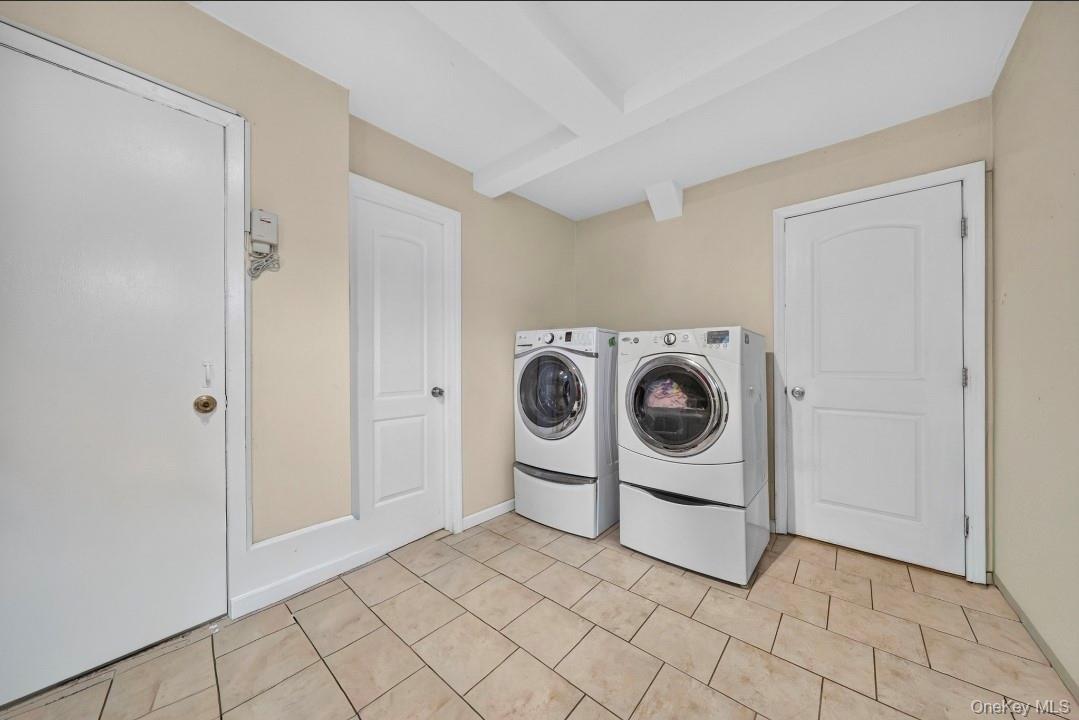 60 Lincoln Avenue Property Photo 16