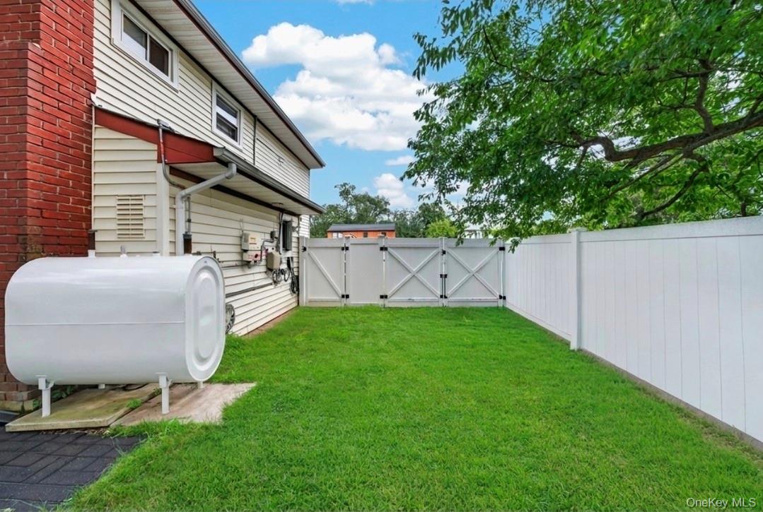 60 Lincoln Avenue Property Photo 32
