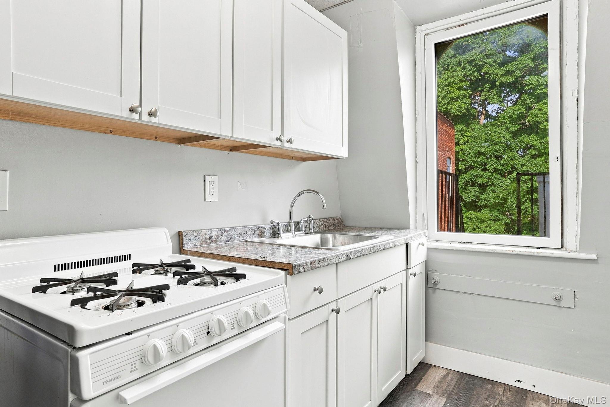 86 S Hamilton Property Photo 3