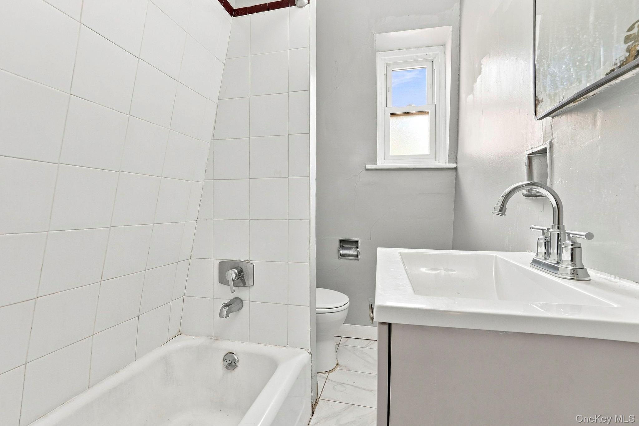 86 S Hamilton Property Photo 4