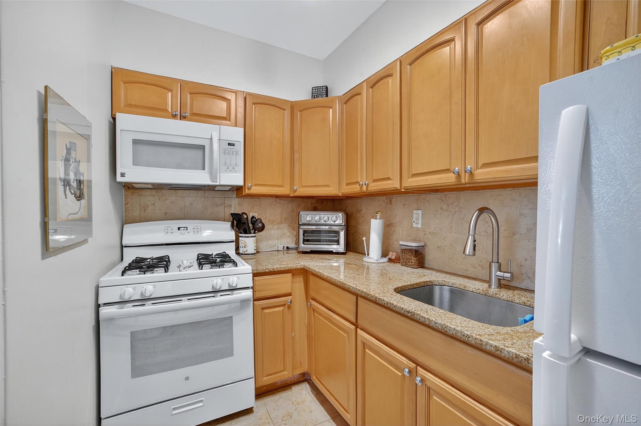 1101 Midland Avenue 121 Property Photo 7