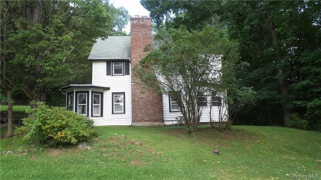 70 Suffern Lane Property Photo 3