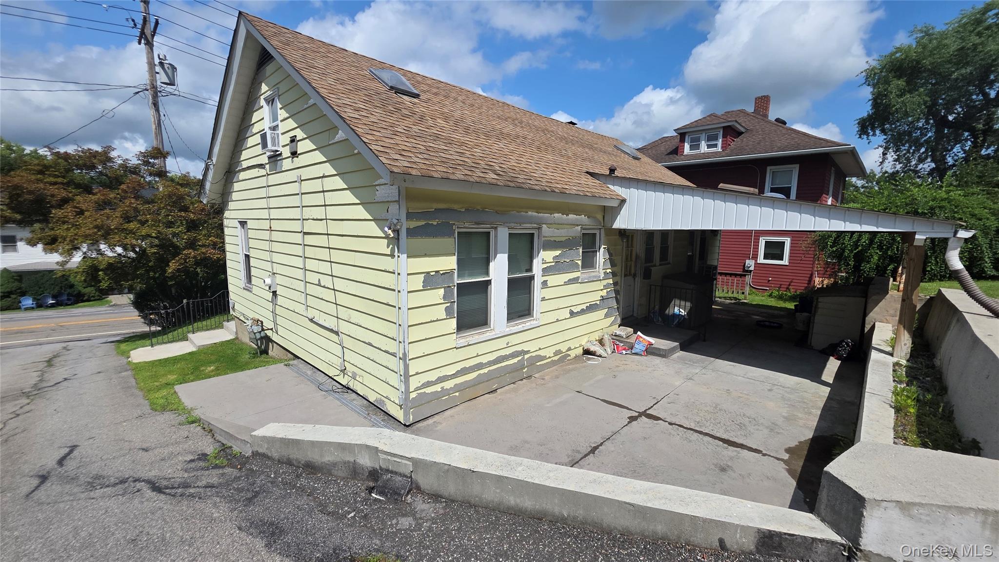 2599 Carmel Avenue Property Photo 3