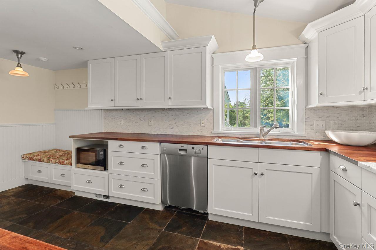 1059 Hanover Street Property Photo 19