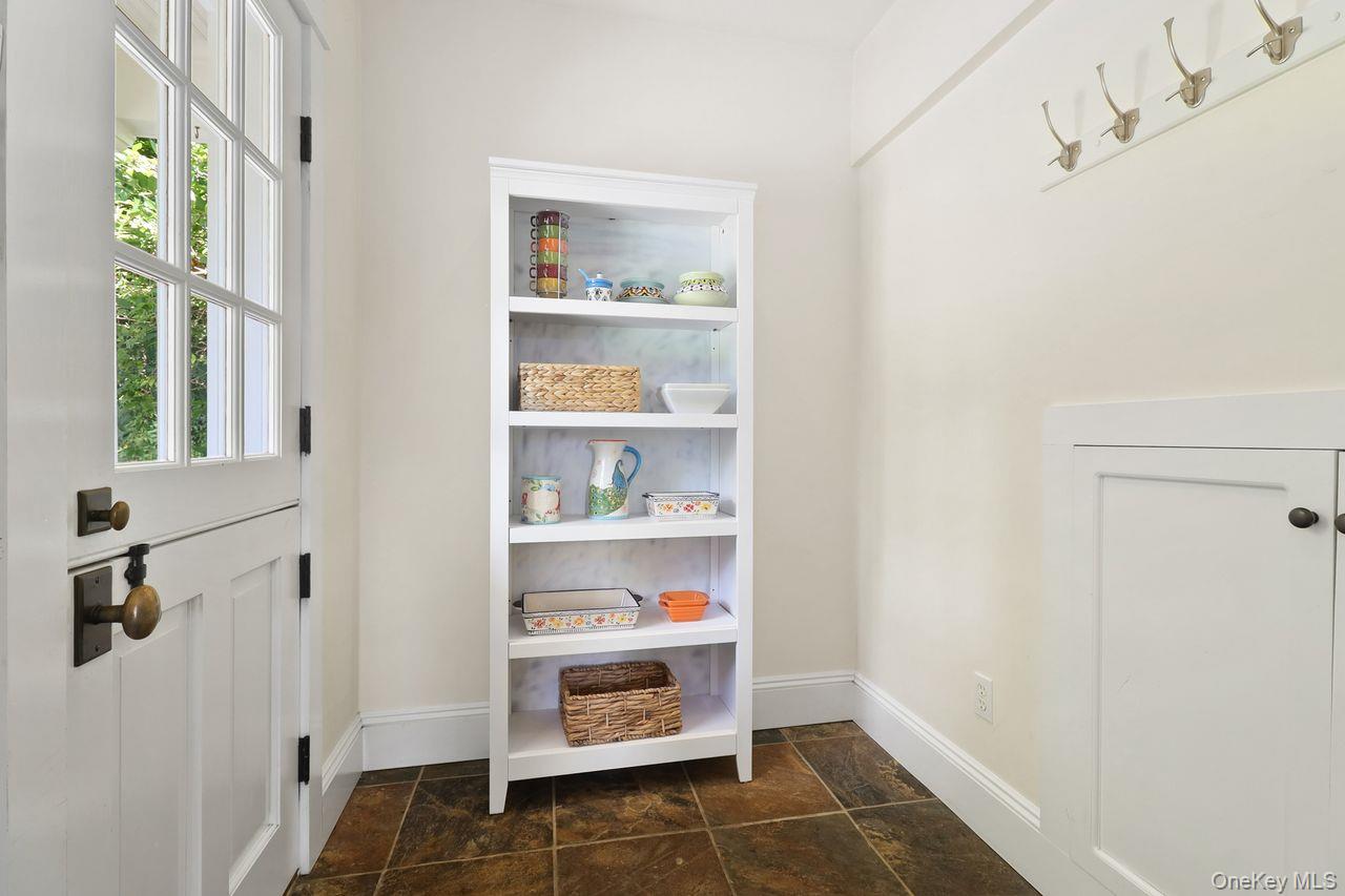 1059 Hanover Street Property Photo 24