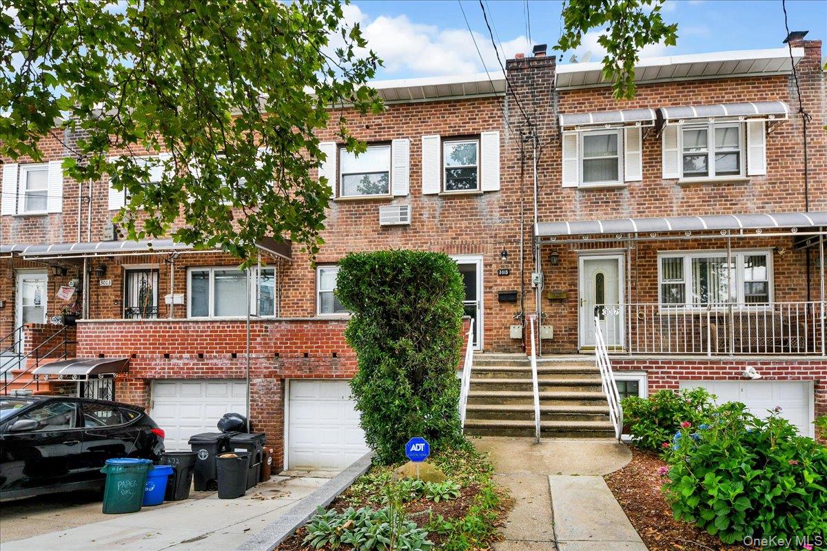 3015 Waterbury Avenue Property Photo 1