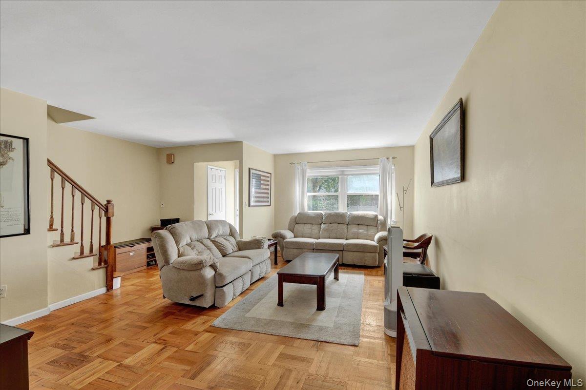3015 Waterbury Avenue Property Photo 3