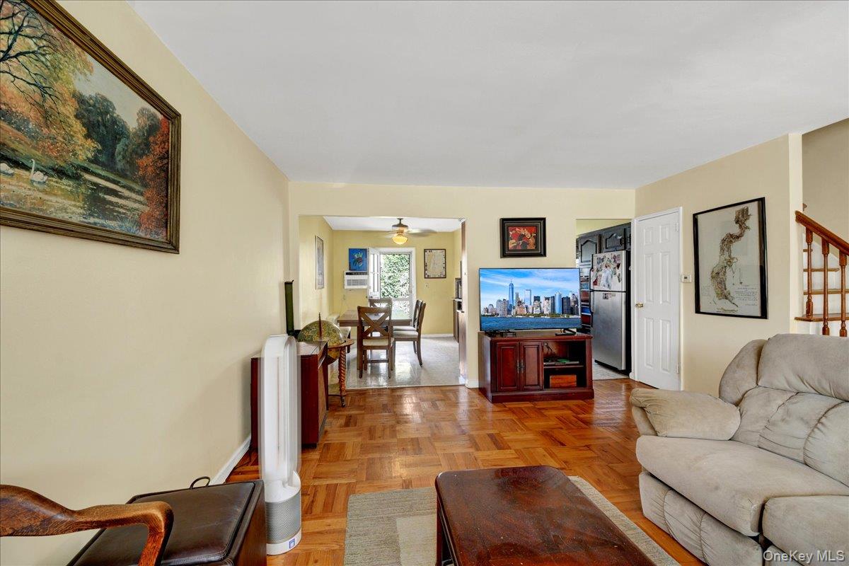 3015 Waterbury Avenue Property Photo 4