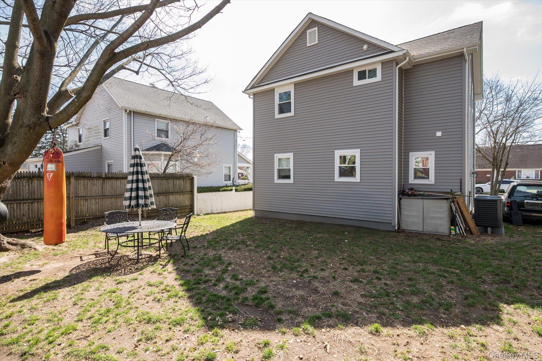 8 E 14th Street Property Photo 16