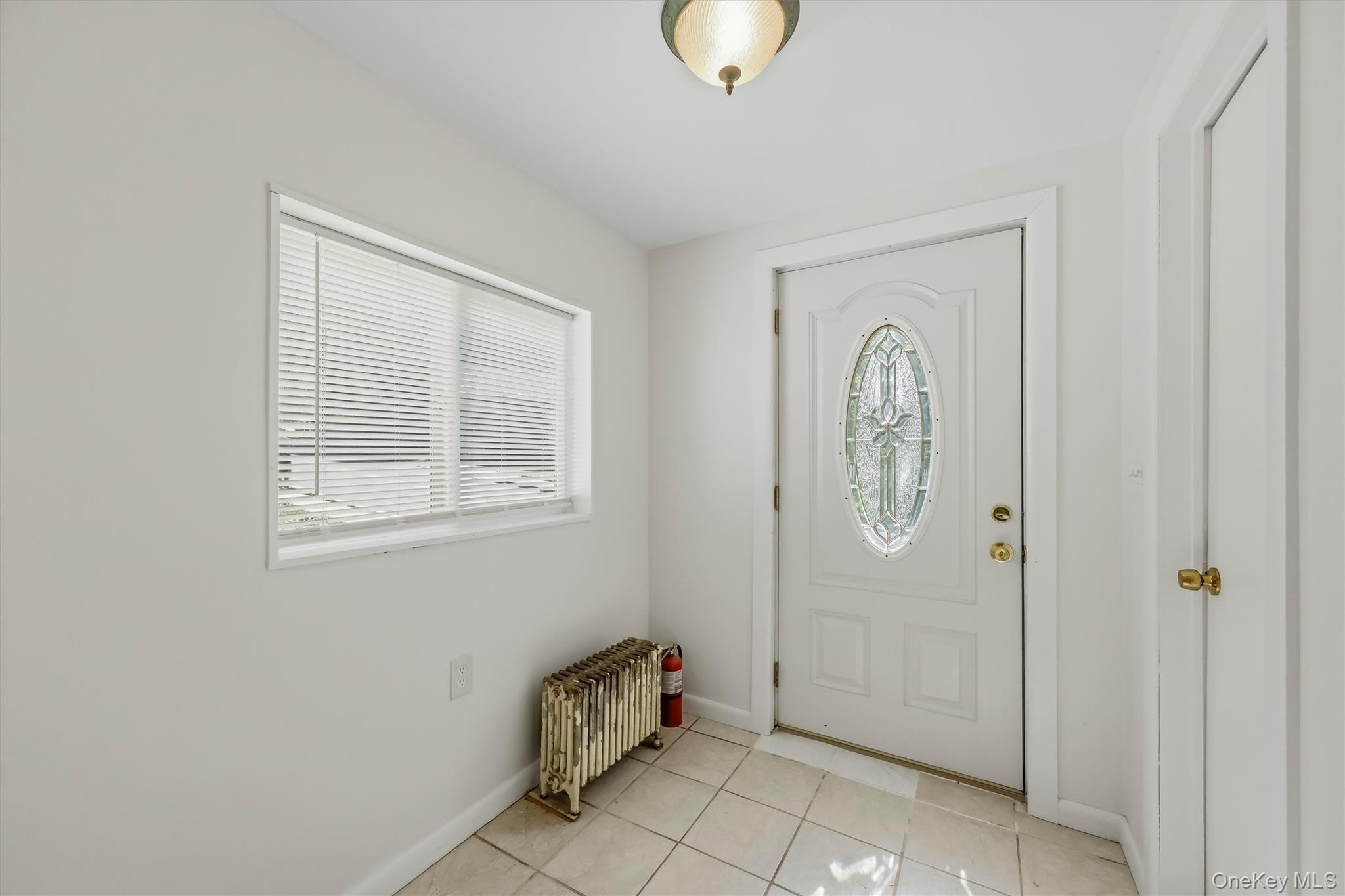 212 Center Street Property Photo 5