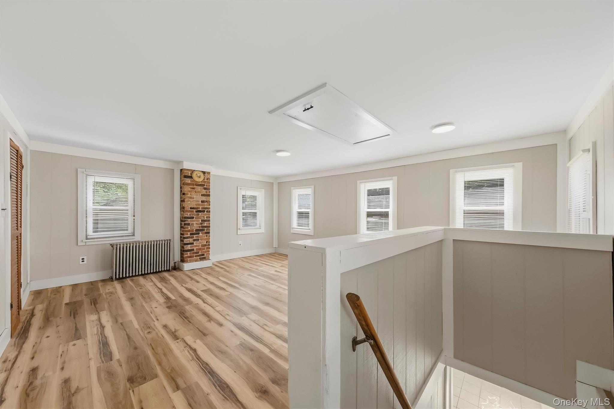 212 Center Street Property Photo 6