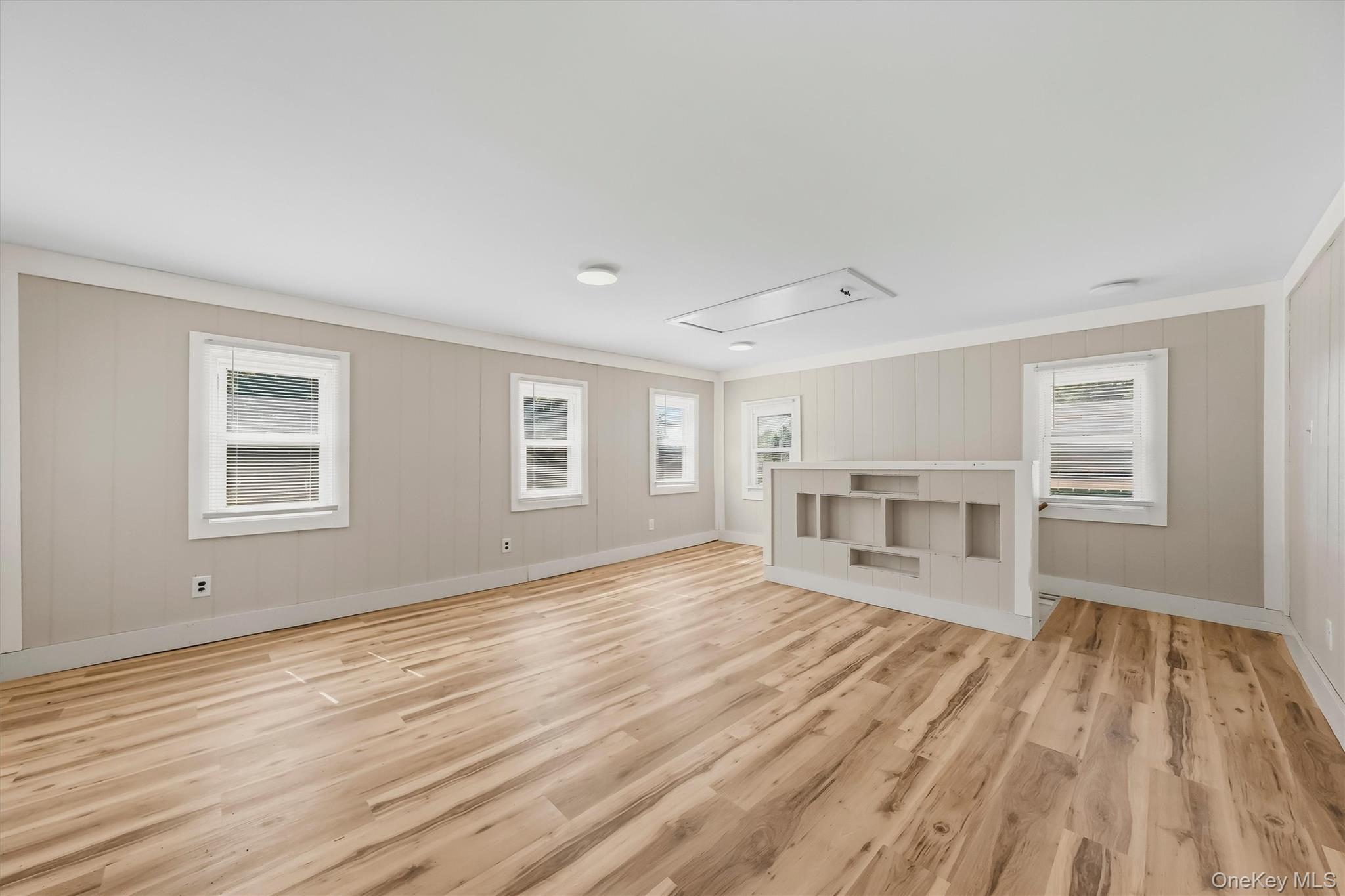 212 Center Street Property Photo 8