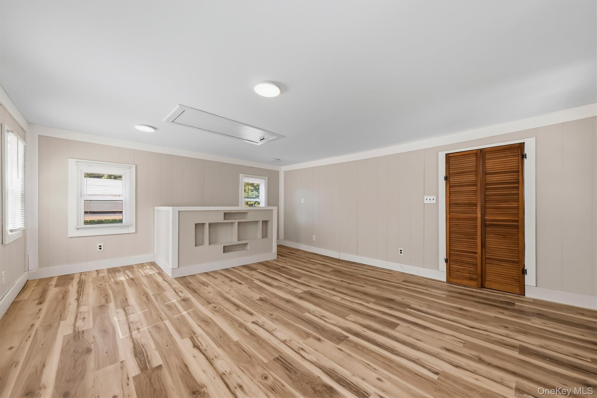212 Center Street Property Photo 9