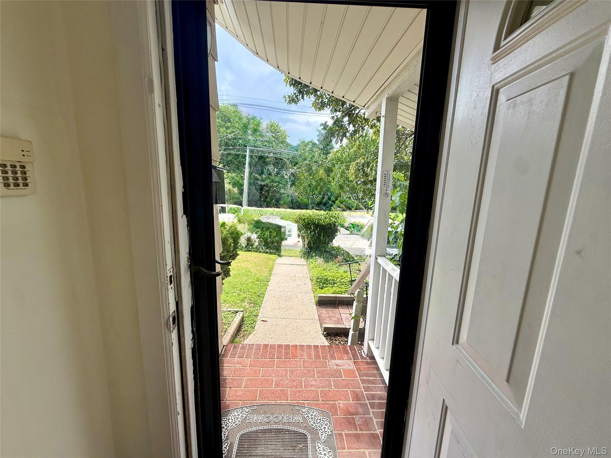 175 S Brookside Avenue Property Photo 3