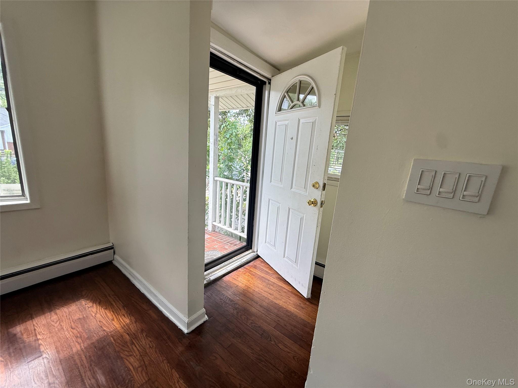 175 S Brookside Avenue Property Photo 4
