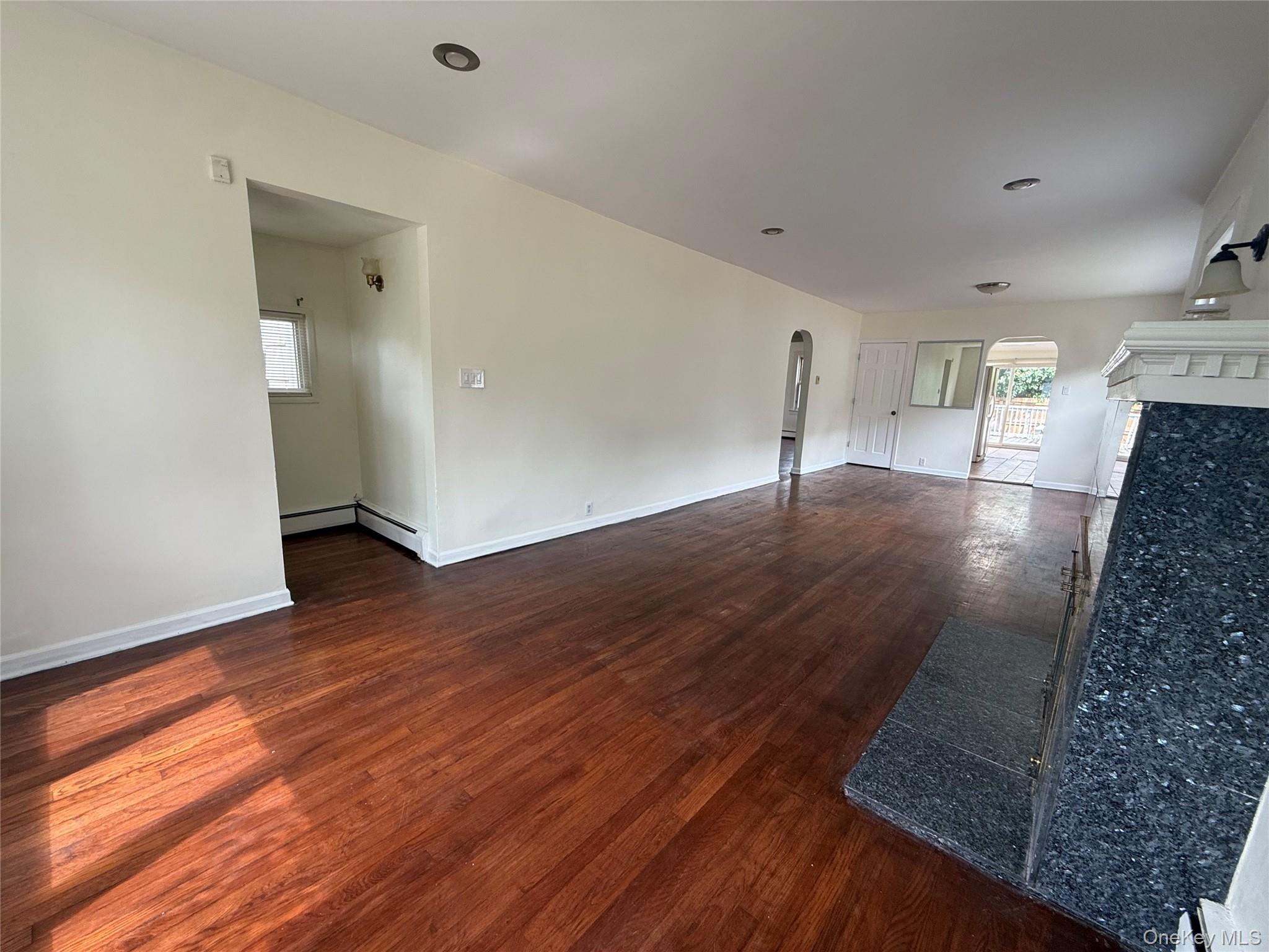 175 S Brookside Avenue Property Photo 6