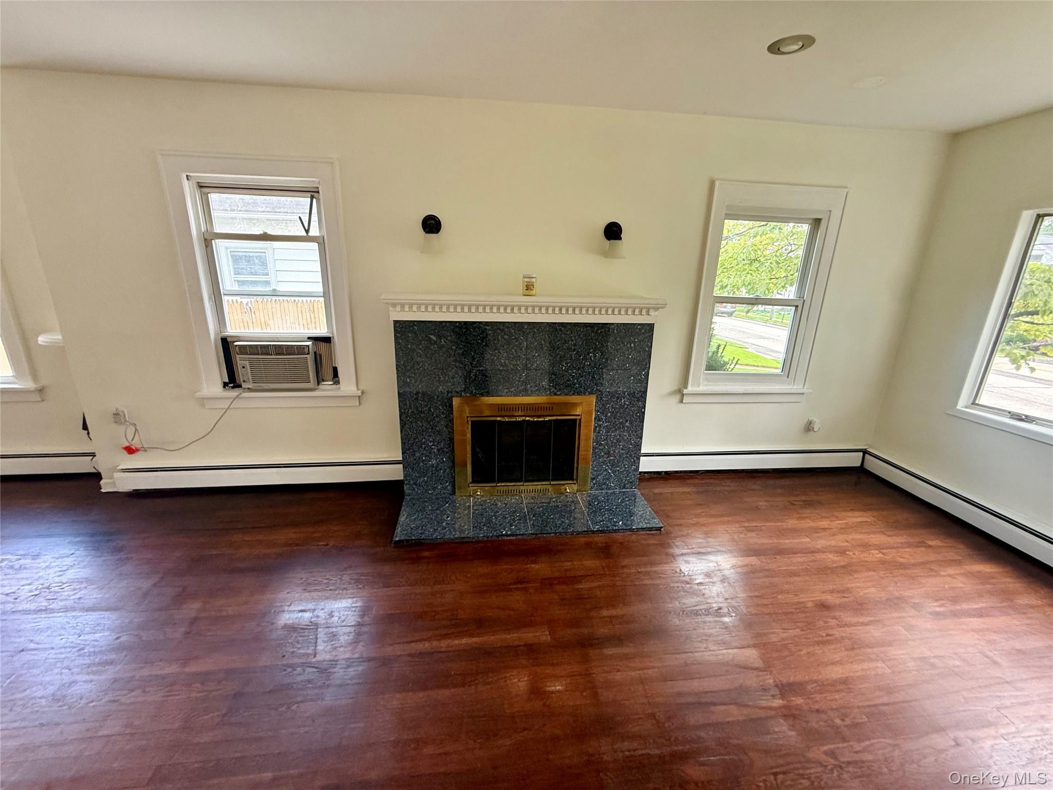 175 S Brookside Avenue Property Photo 8