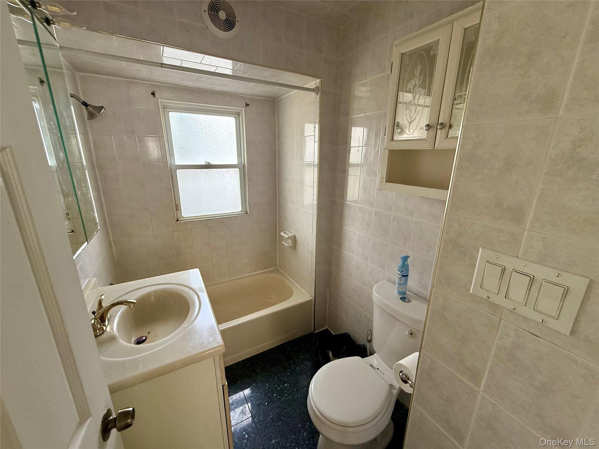 175 S Brookside Avenue Property Photo 17