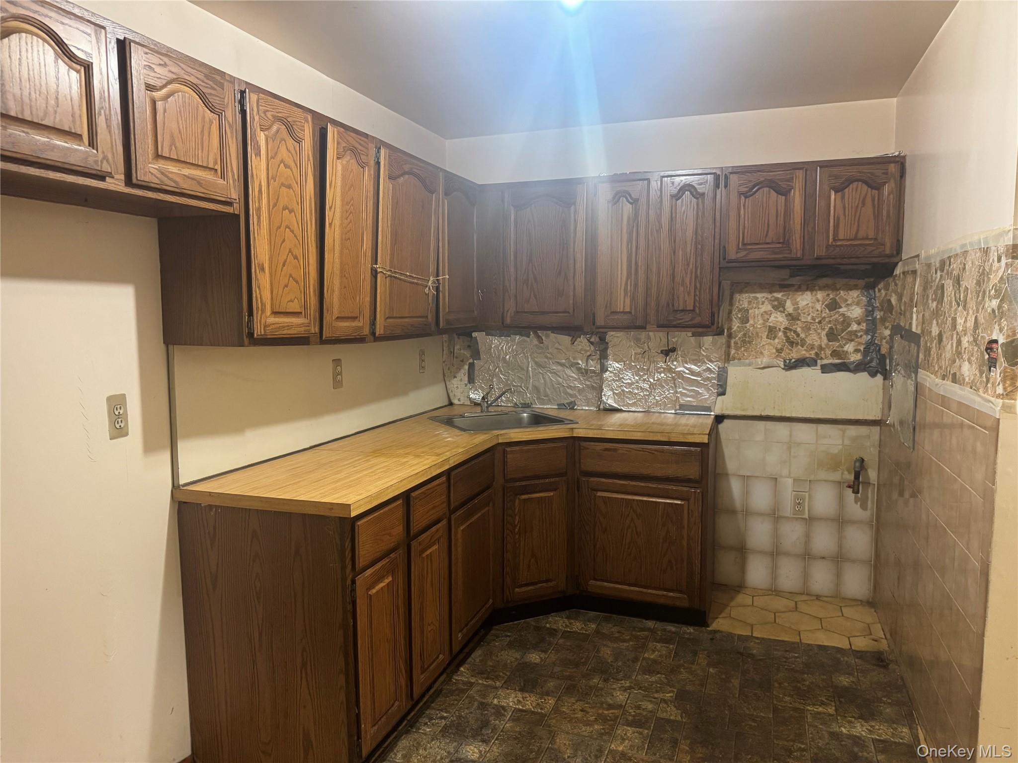 3637 Olinville Avenue Property Photo 12