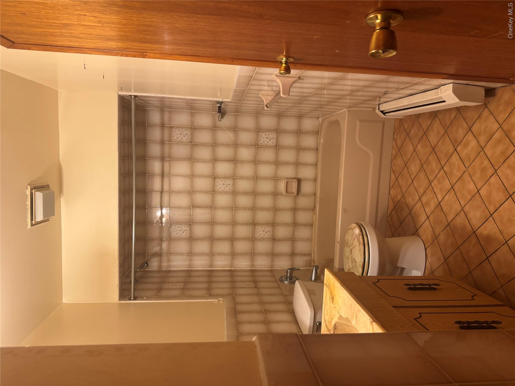 3637 Olinville Avenue Property Photo 14