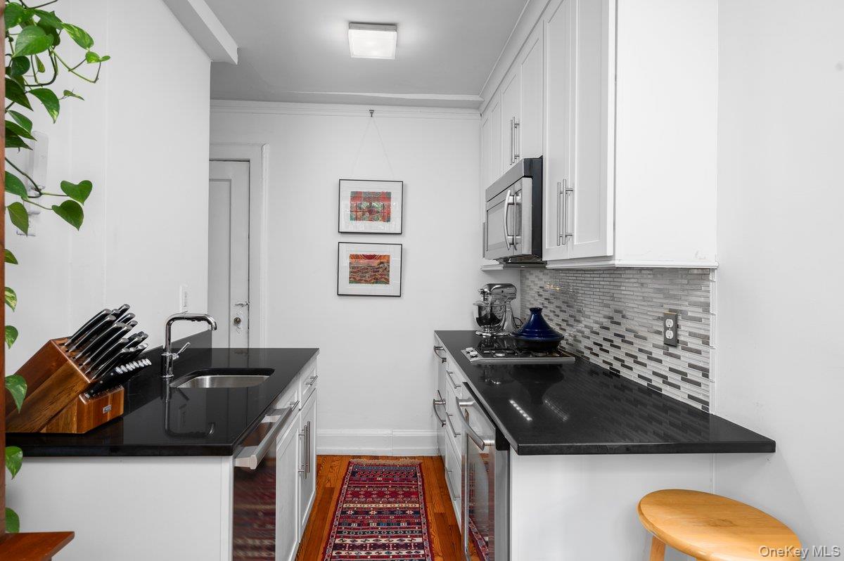 2 Westchester Ave 3n Property Photo 8