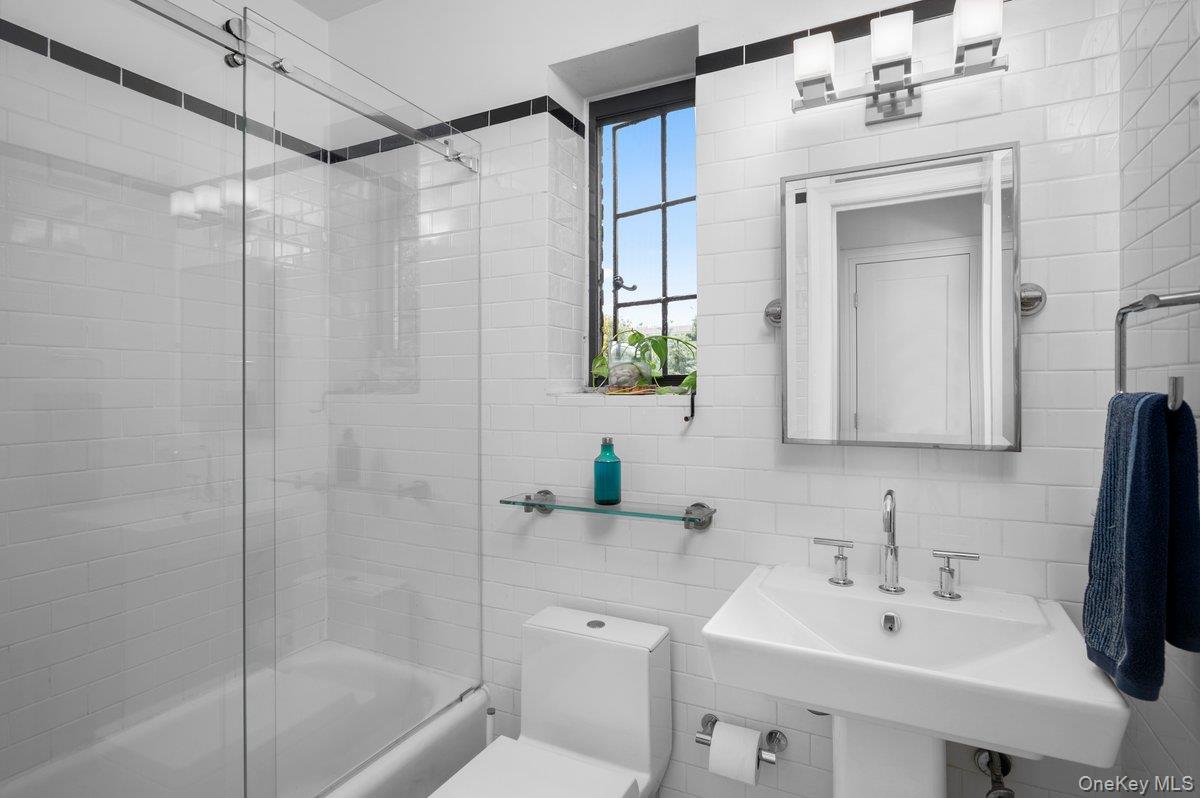 2 Westchester Ave 3n Property Photo 10