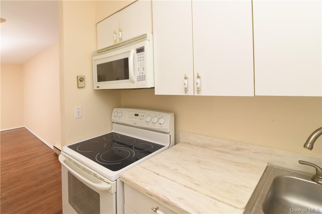 260 West Street B4 Property Photo 6