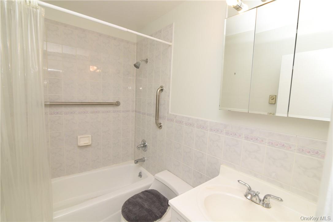 260 West Street B4 Property Photo 8
