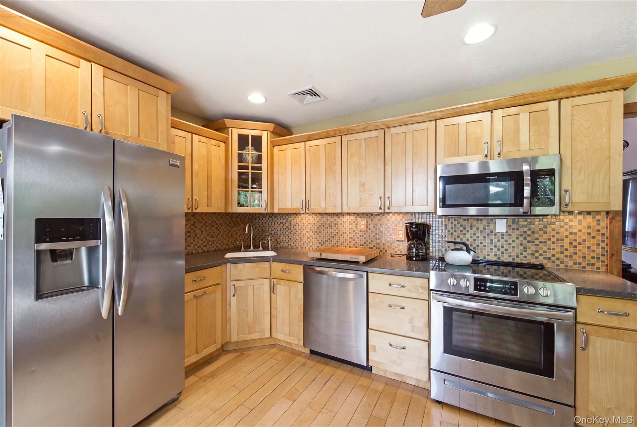 7 Tupelo Street Property Photo 8