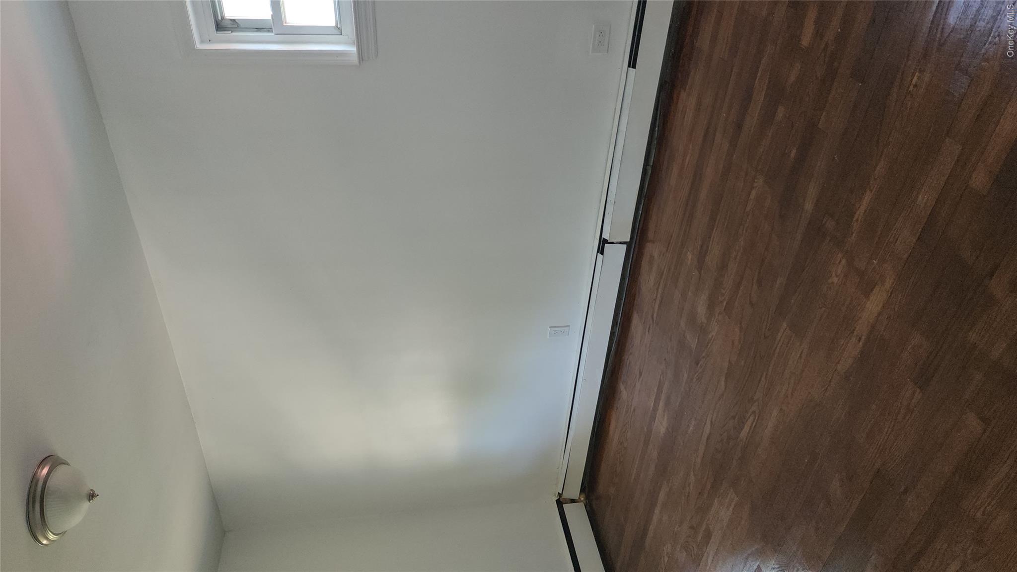 954 E 212th Street Property Photo 10
