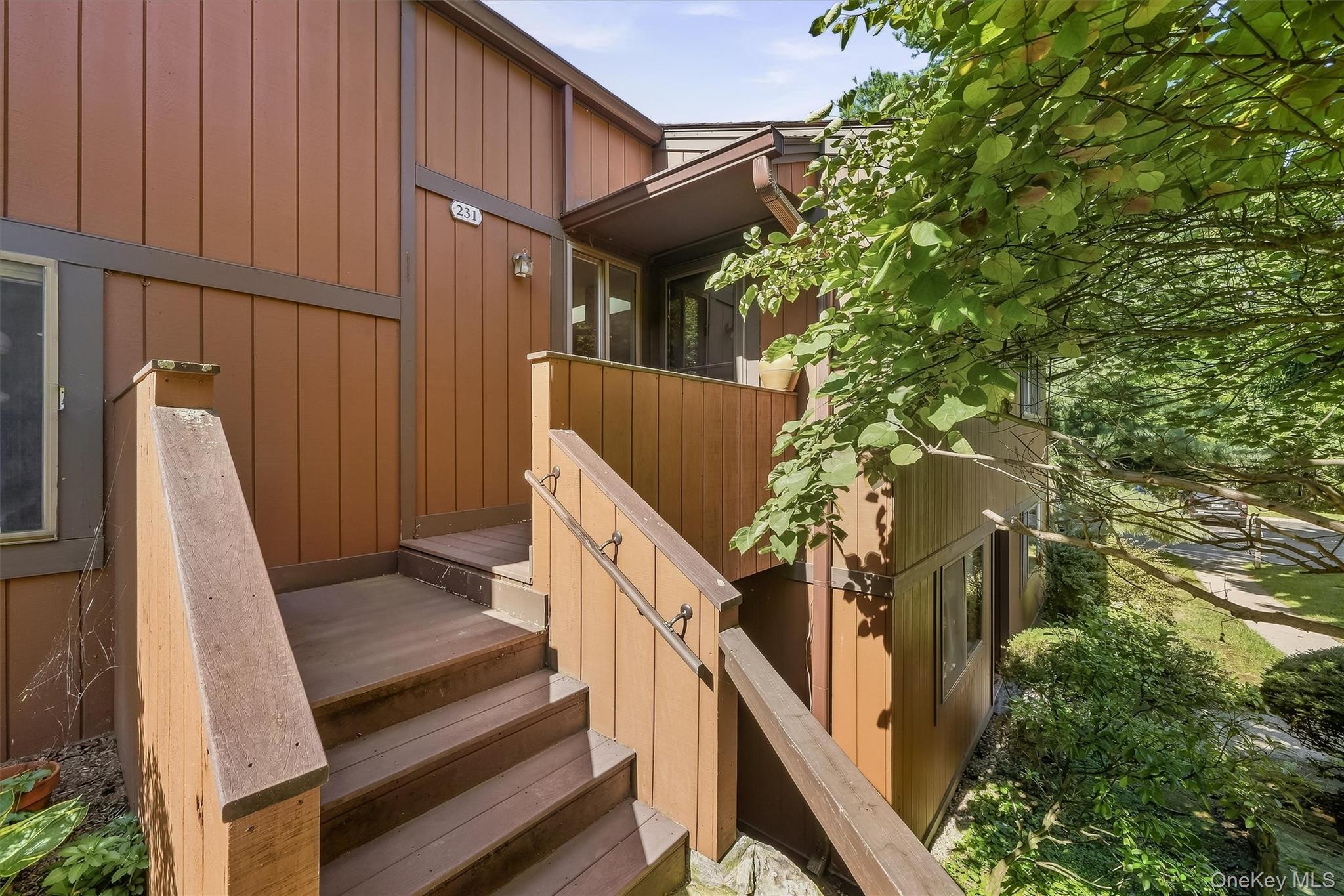 231 Martling Avenue Property Photo 1
