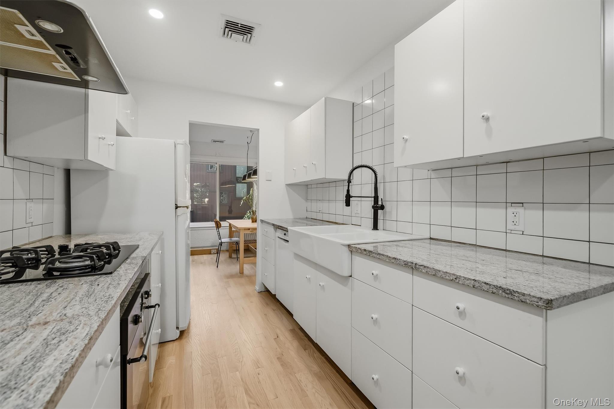 231 Martling Avenue Property Photo 8