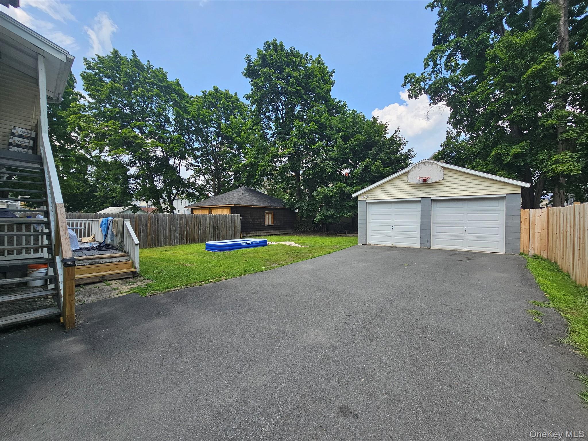 41 Houston Avenue Property Photo 5
