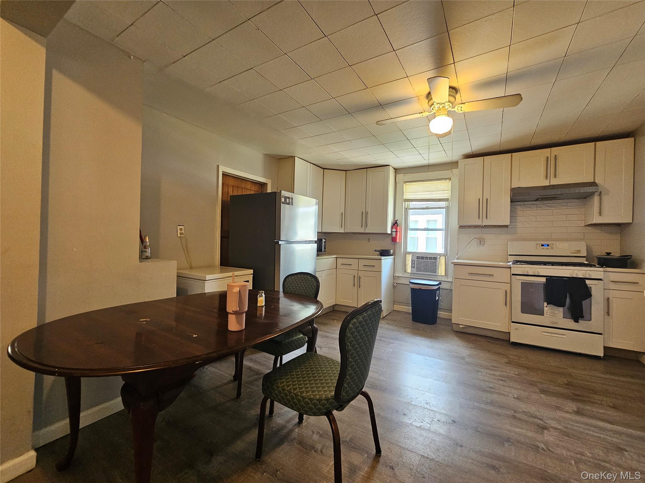 41 Houston Avenue Property Photo 7