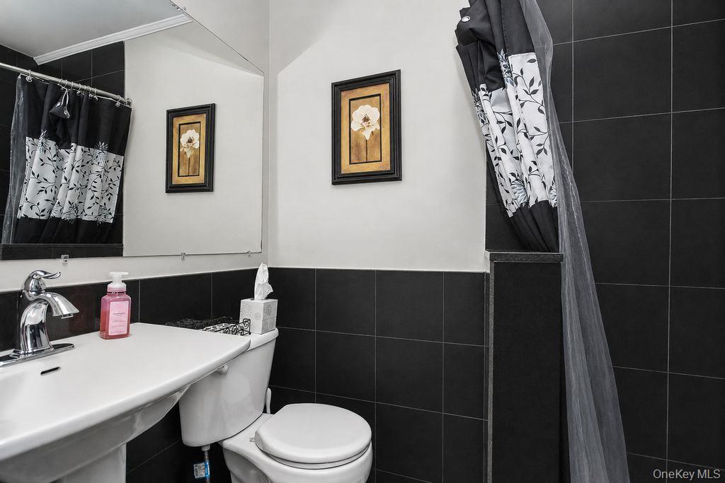 20 Fieldstone Boulevard Property Photo 16